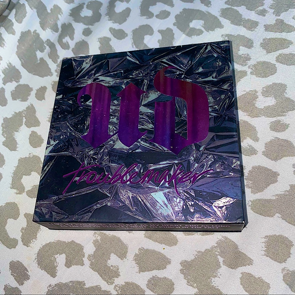 3/$20 Urban Decay Troublemaker Eyeshadow Palette NWOT
